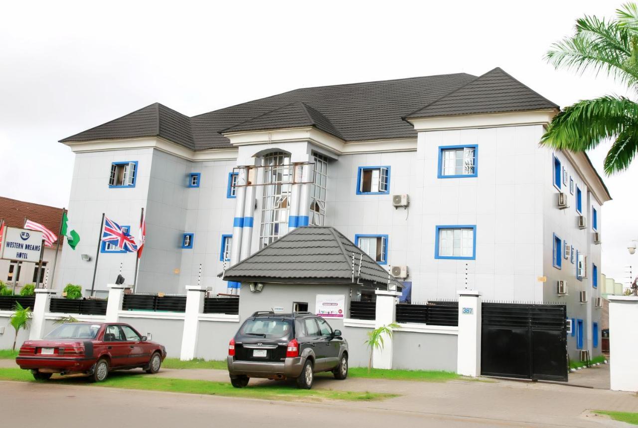Western Dreams Hotel Абуджа Экстерьер фото